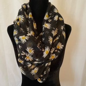Daisy Infinity Scarf